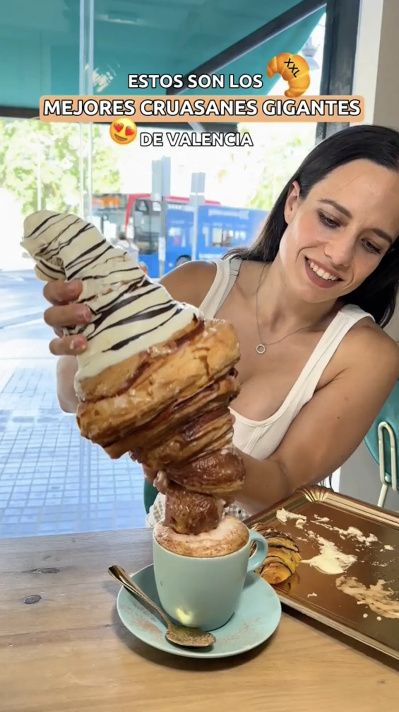 Mejores cruazanes gigantes de Valencia - Obrador Panadería y Pastelería